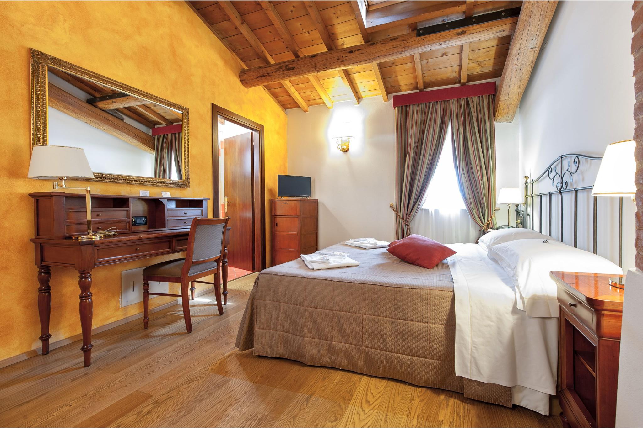 Hotel Villa Malaspina Кастель-д'Аццано Экстерьер фото