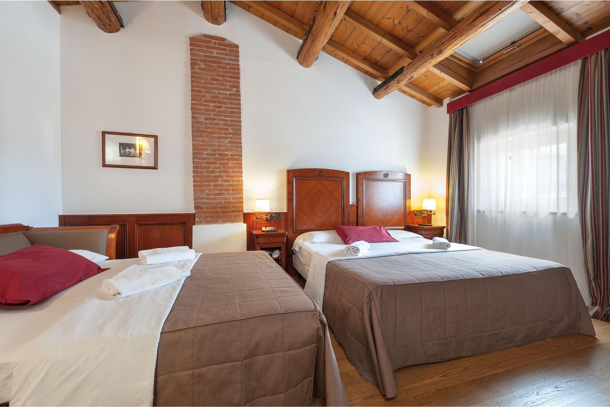 Hotel Villa Malaspina Кастель-д'Аццано Экстерьер фото