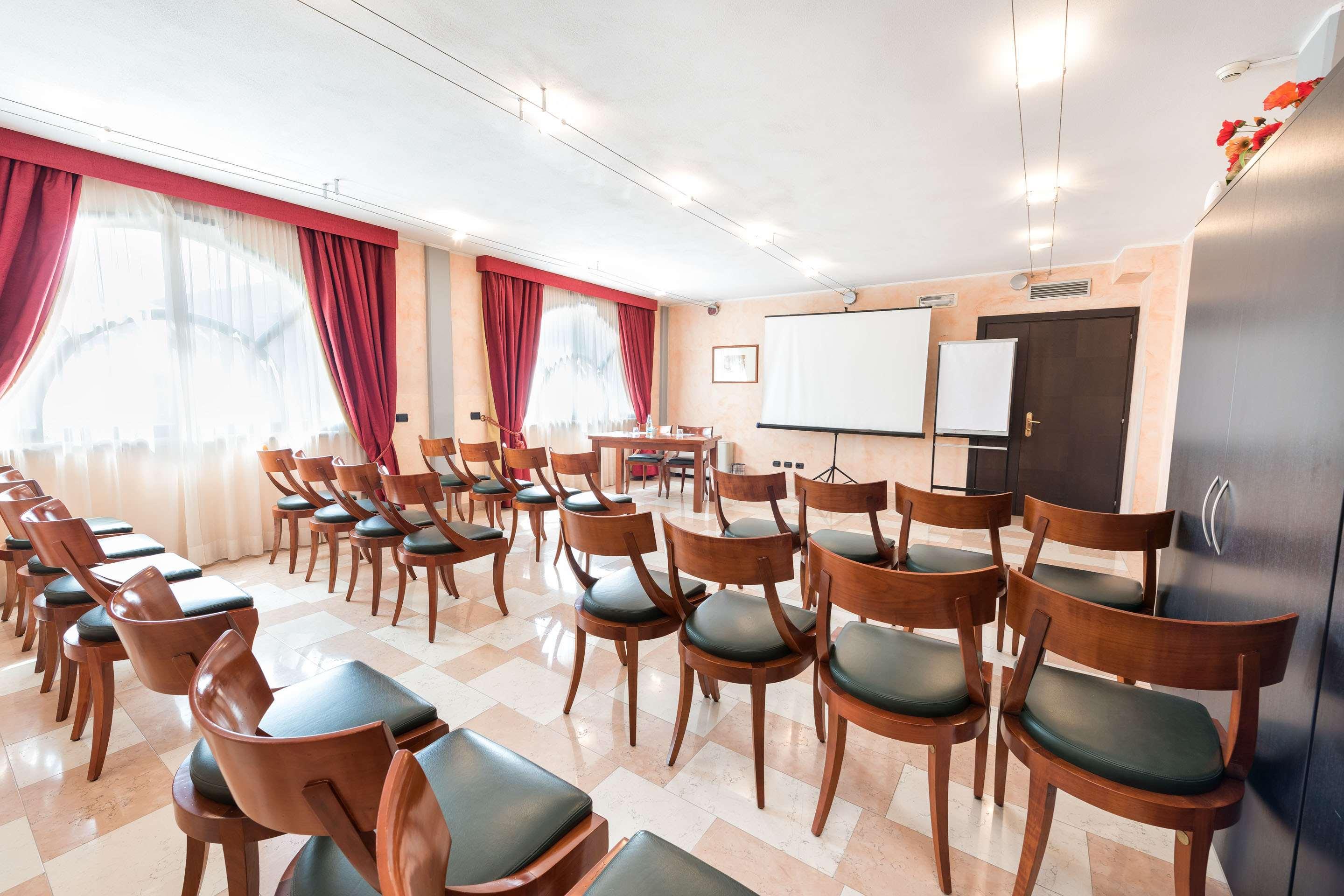 Hotel Villa Malaspina Кастель-д'Аццано Экстерьер фото