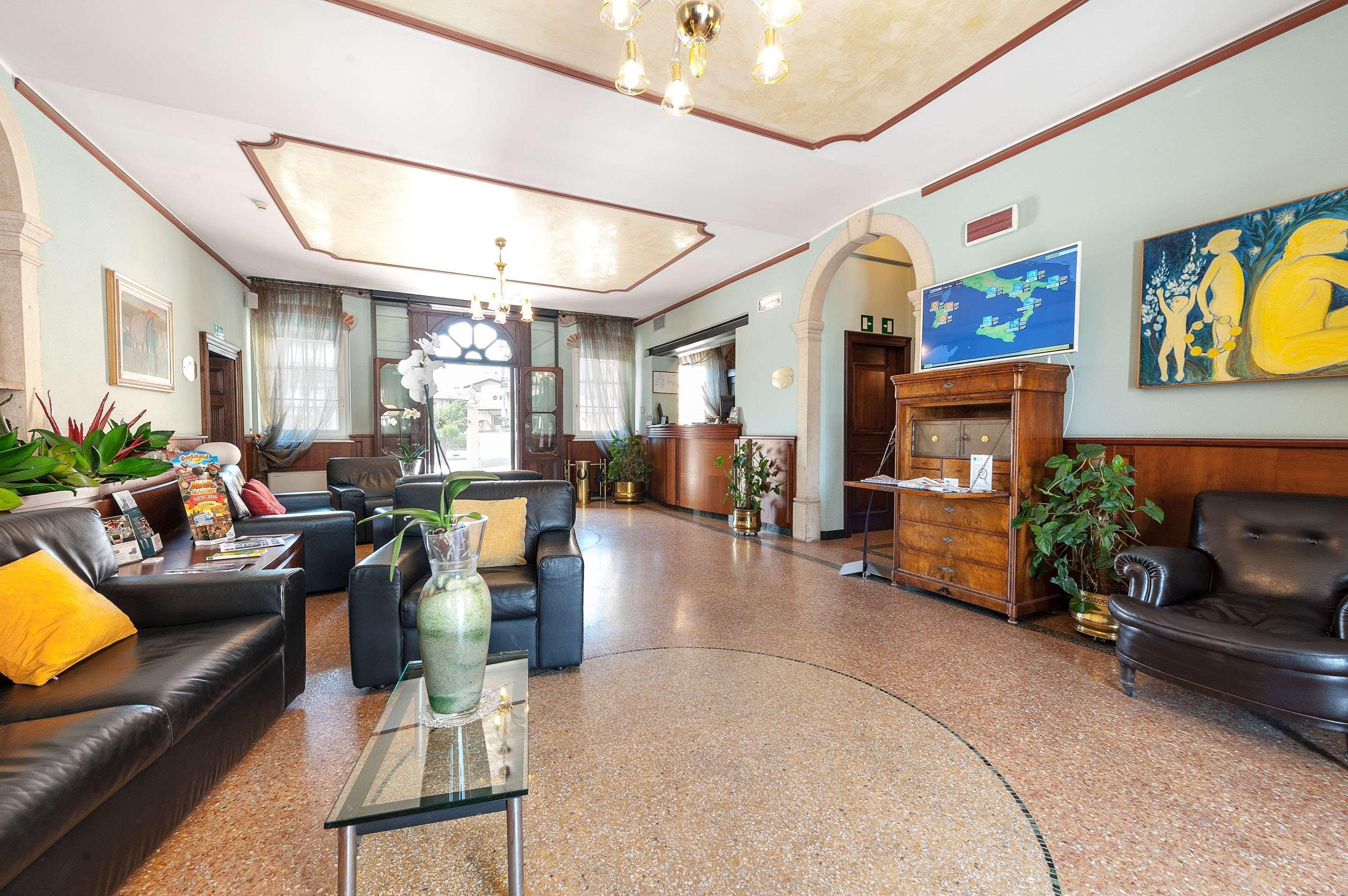Hotel Villa Malaspina Кастель-д'Аццано Экстерьер фото