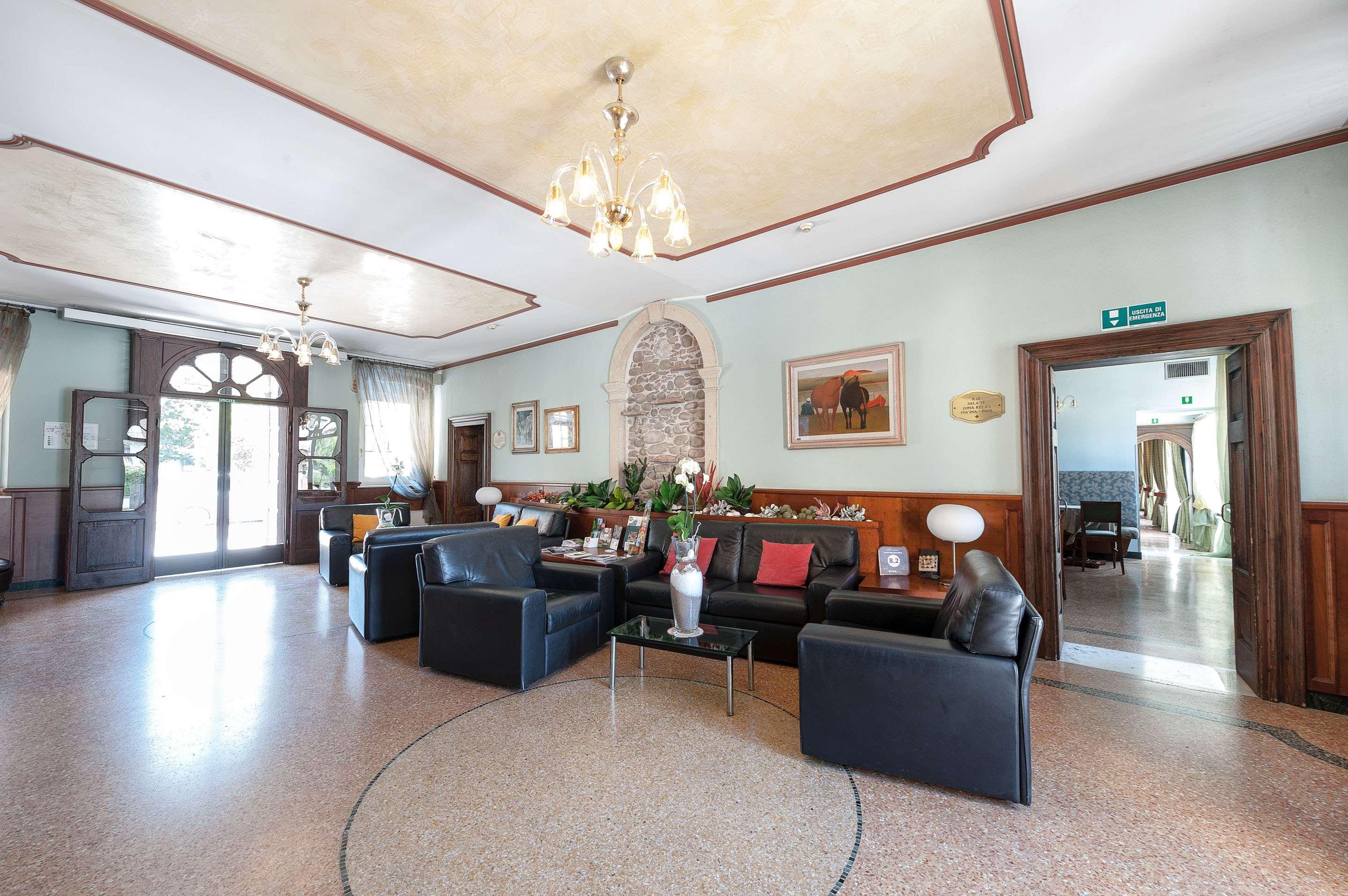 Hotel Villa Malaspina Кастель-д'Аццано Экстерьер фото