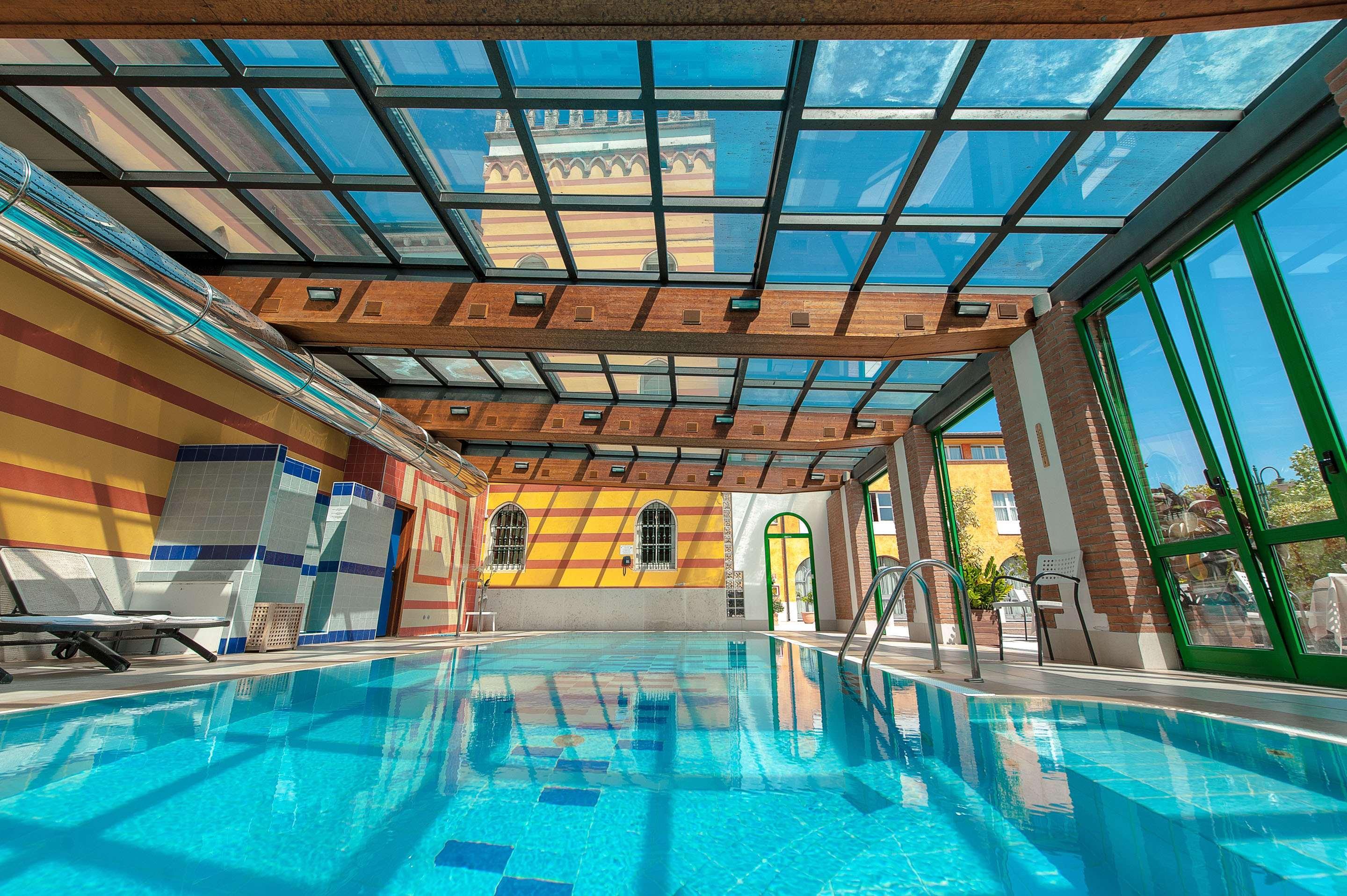 Hotel Villa Malaspina Кастель-д'Аццано Экстерьер фото