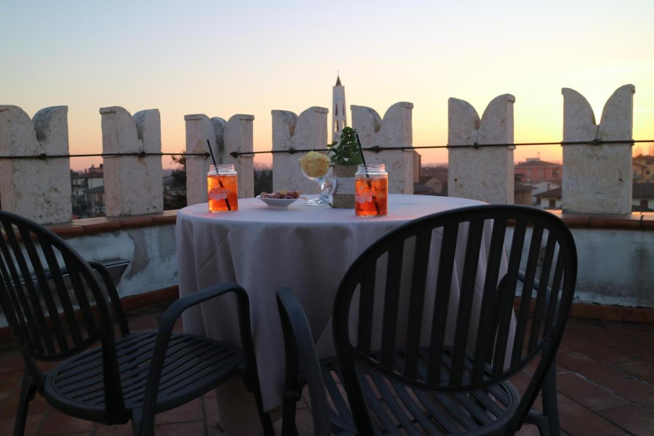 Hotel Villa Malaspina Кастель-д'Аццано Экстерьер фото