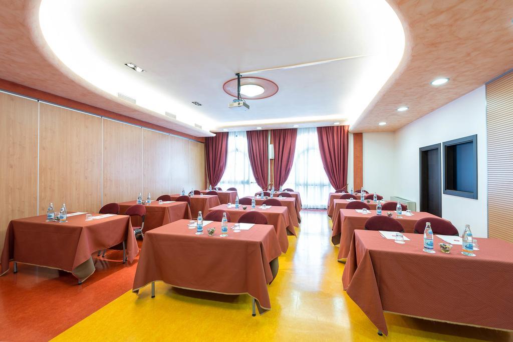 Hotel Villa Malaspina Кастель-д'Аццано Экстерьер фото