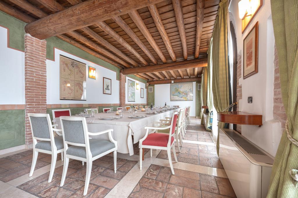 Hotel Villa Malaspina Кастель-д'Аццано Экстерьер фото