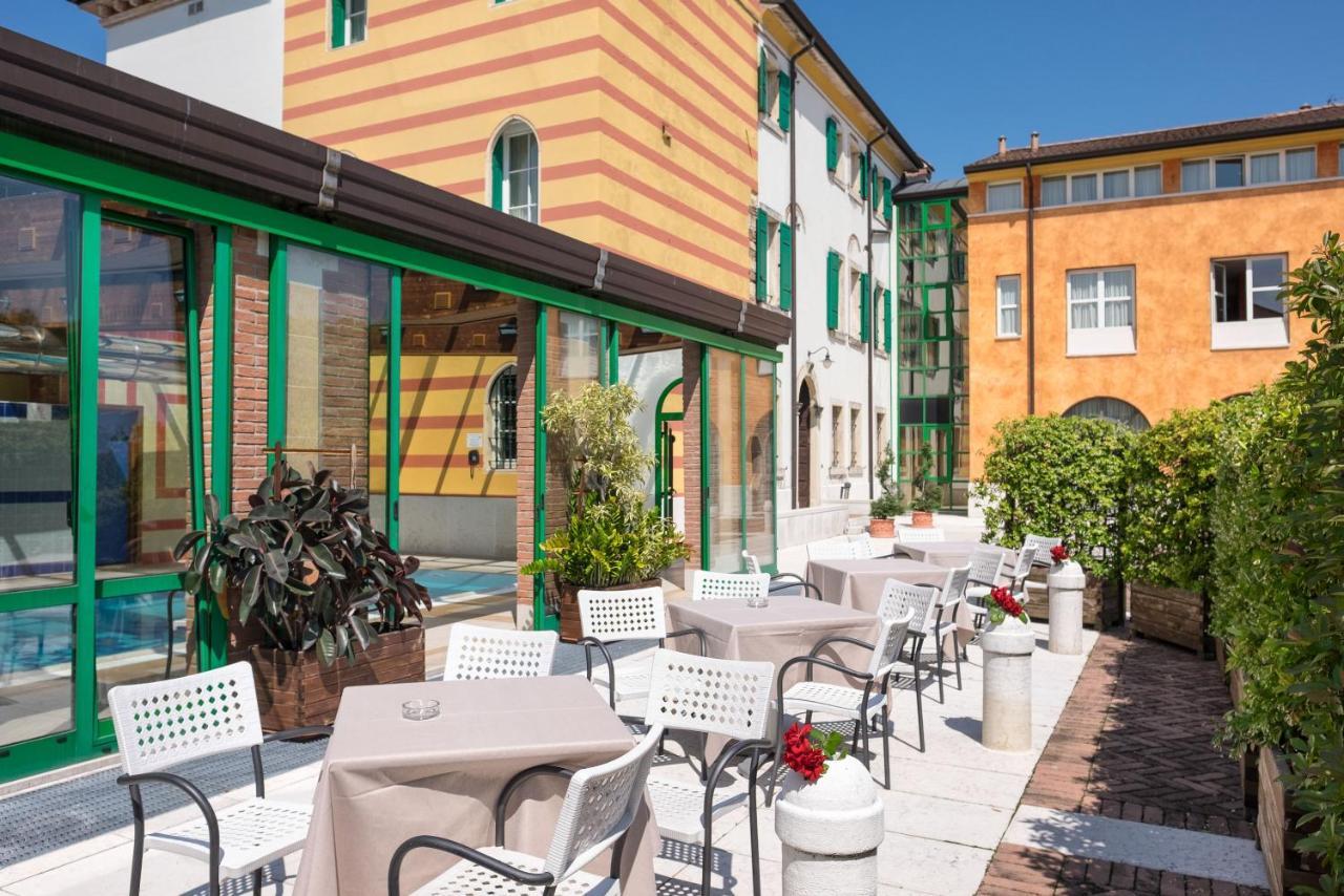 Hotel Villa Malaspina Кастель-д'Аццано Экстерьер фото